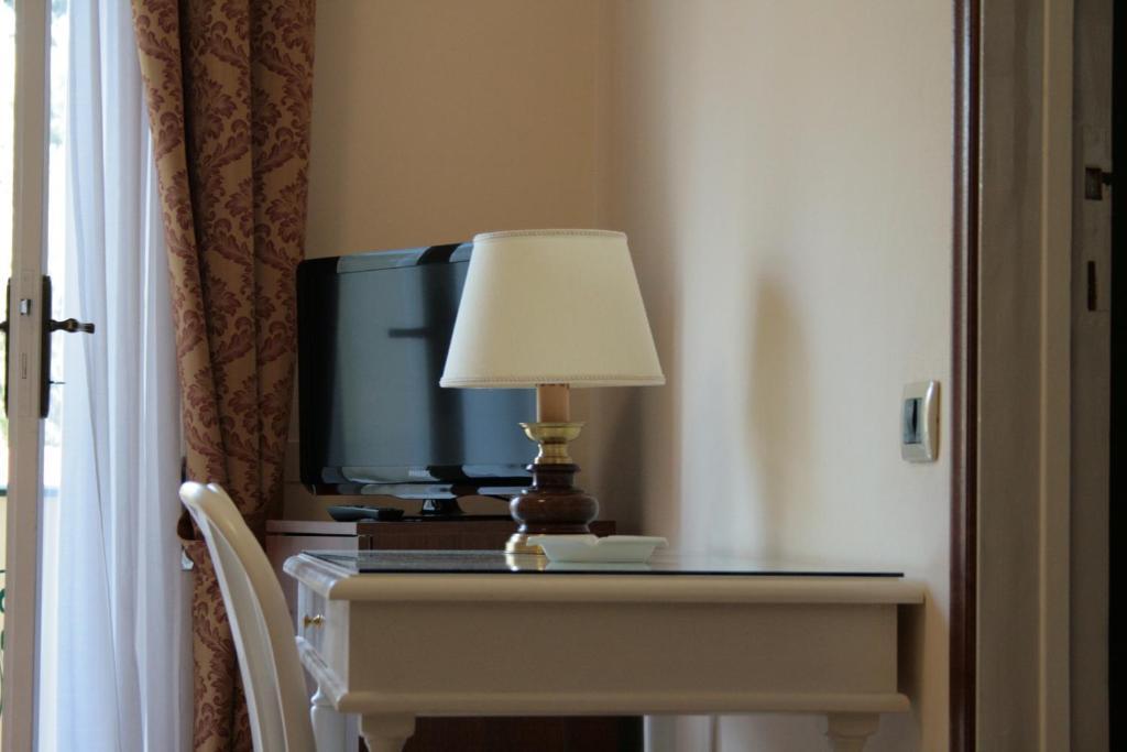 Hotel Verdemare Marina di Pietrasanta Pokoj fotografie